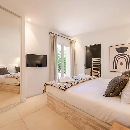 Pinède Proche Et Tropez